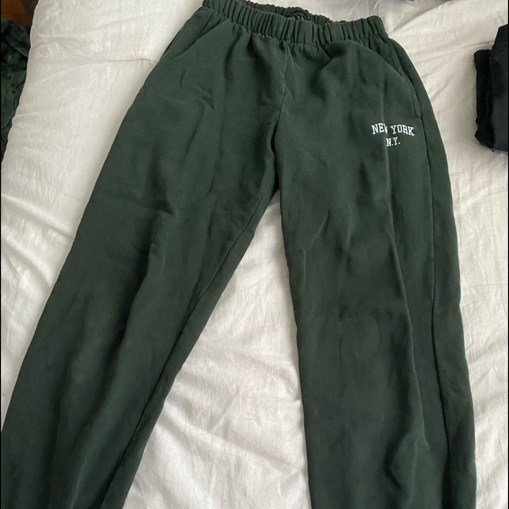 Brandy Melville New York sweatpants